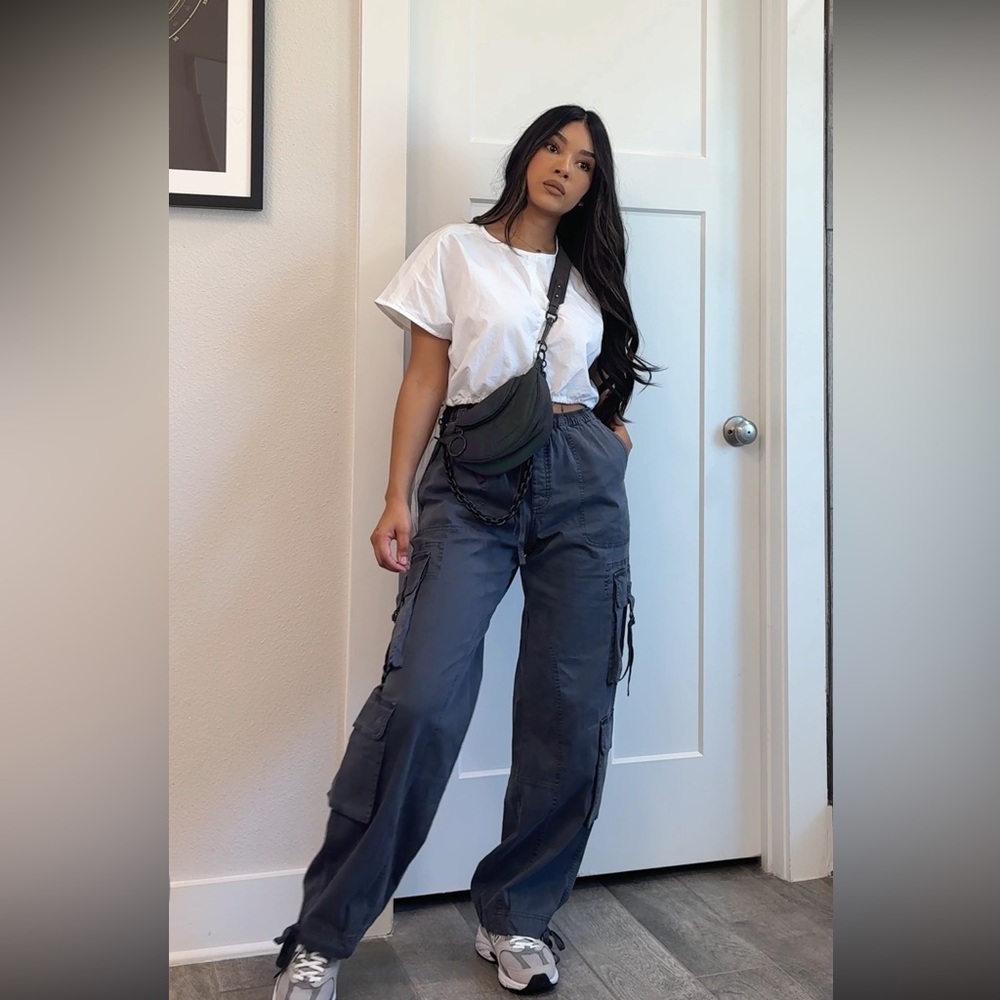 Womens Abercrombie High Rise Baggy Cargo Pant